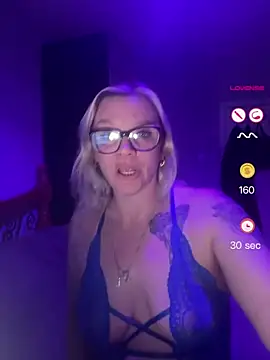 Curvy-Cleo online show from 7, 5, 2026