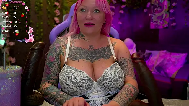 Snapshot of BlackedBarbie chatting on 21, 9, 2025 BlackedBarbie online show from 21, 9, 2025