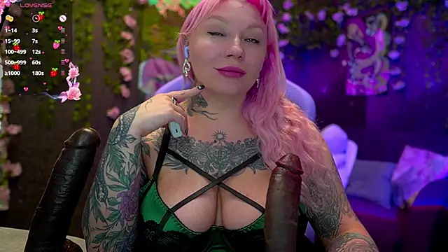 Snapshot of BlackedBarbie chatting on 2, 10, 2025 BlackedBarbie online show from 2, 10, 2025