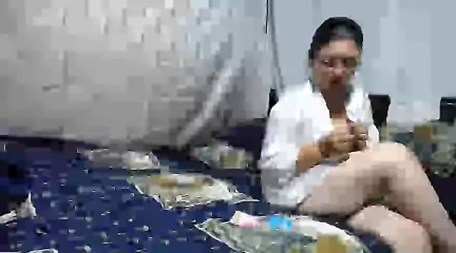 SHARONYJQVI online show from 12, 3, 2025