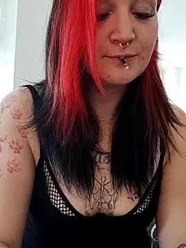 TiffiChantiT2 online show from 6, 1, 2026