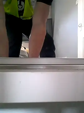 Snapshot of Nick-Ox chatting on 25, 10, 2025 Nick-Ox online show from 25, 10, 2025