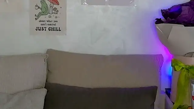 SweetDarling7 online show from 2, 4, 2026