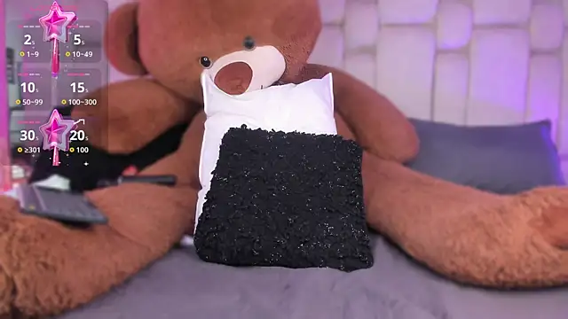 Daia Ortiz online show from 1, 12, 2025