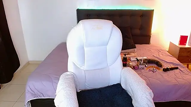 mia velvet1 online show from 28, 11, 2025