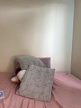 Snapshot of Ivelleee_ chatting on 18, 11, 2025 Ivelleee online show from 18, 11, 2025