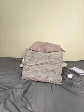 Snapshot of Ivelleee_ chatting on 20, 12, 2025 Ivelleee online show from 20, 12, 2025