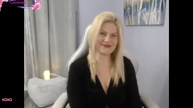 Snapshot of BellaStar84 chatting on 22, 9, 2025 BellaStar84 online show from 22, 9, 2025