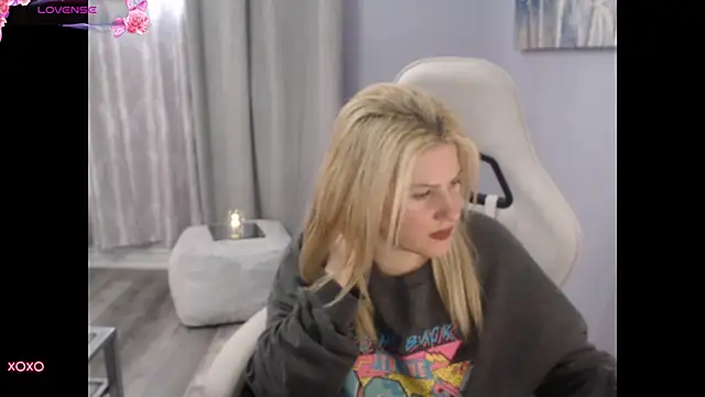 Snapshot of BellaStar84 chatting on 24, 9, 2025 BellaStar84 online show from 24, 9, 2025