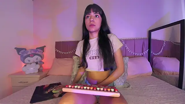 Snapshot of kitty-kryss chatting on 28, 10, 2025 kitty-kryss online show from 28, 10, 2025