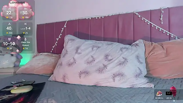 Snapshot of kitty-kryss chatting on 3, 12, 2025 kitty-kryss online show from 3, 12, 2025