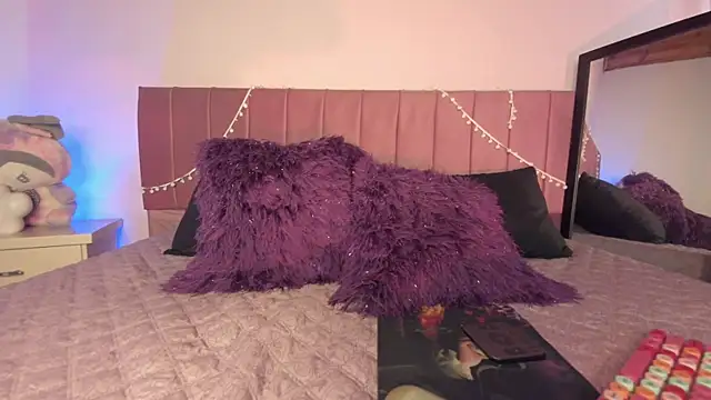 Snapshot of kitty-kryss chatting on 13, 1, 2026 kitty-kryss online show from 13, 1, 2026