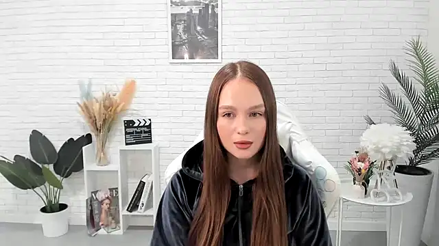 Snapshot of LoisCubitt chatting on 13, 3, 2025 LoisCubitt online show from 13, 3, 2025