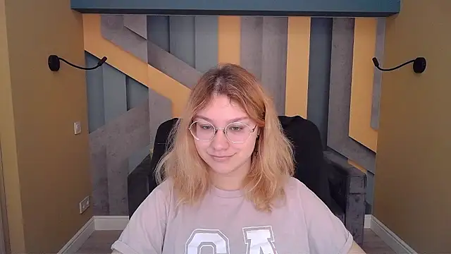 AngelinaLow online show from 5, 3, 2026