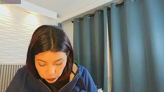 TiffanyWalk online show from 18, 4, 2026