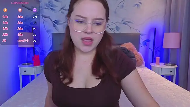 Snapshot of Cute_kitty- chatting on 14, 9, 2025 Cute kitty- online show from 14, 9, 2025