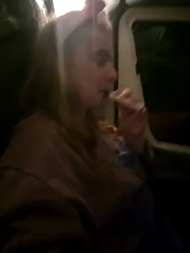 Snapshot of Amesthyst_destiny chatting on 3, 10, 2025 Amesthyst destiny online show from 3, 10, 2025