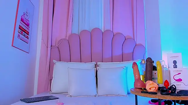 NicoleMadrird online show from 5, 3, 2026