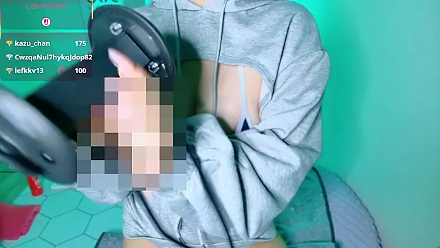 Snapshot of miharu01 chatting on 14, 12, 2025 miharu01 online show from 14, 12, 2025