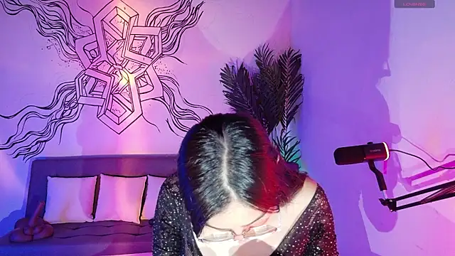 Emmi Roberts online show from 23, 6, 2026