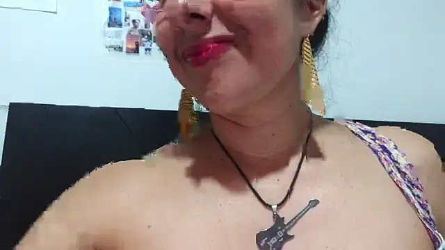 Snapshot of Malishka-fox chatting on 29, 9, 2025 Malishka-fox online show from 29, 9, 2025