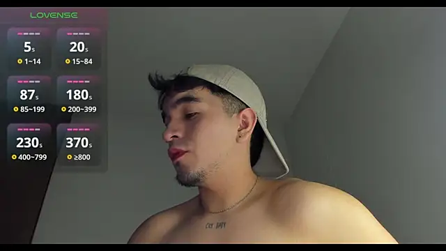 Snapshot of cmzo_ chatting on 12, 10, 2025 cmzo  online show from 12, 10, 2025