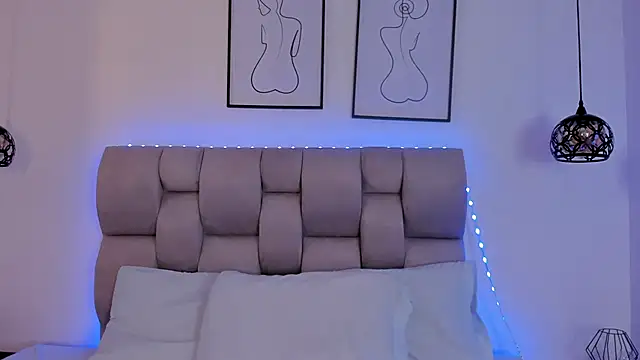 Hanna Evans   online show from 5, 12, 2025