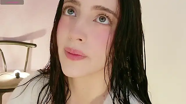 Snapshot of Rebbecawhite_meow chatting on 7, 5, 2026 Rebbecawhite meow online show from 7, 5, 2026