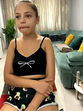 Snapshot of 18teengirl3 chatting on 9, 9, 2025 18teengirl3 online show from 9, 9, 2025