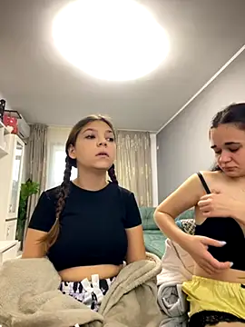 Snapshot of 18teengirl3 chatting on 2, 10, 2025 18teengirl3 online show from 2, 10, 2025