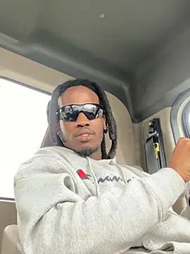 Snapshot of Sir-Tucker chatting on 13, 3, 2025 Sir-Tucker online show from 13, 3, 2025