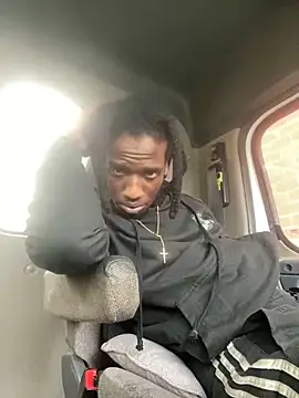 Snapshot of Sir-Tucker chatting on 17, 3, 2025 Sir-Tucker online show from 17, 3, 2025