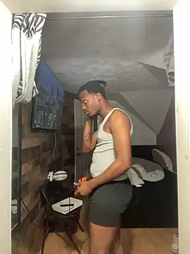 Snapshot of Sir-Tucker chatting on 18, 11, 2025 Sir-Tucker online show from 18, 11, 2025