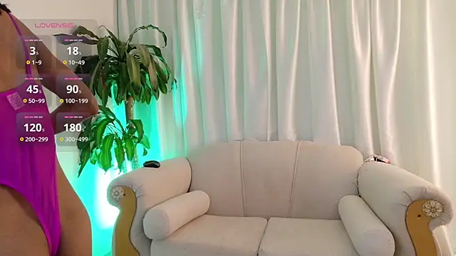 YuliethPetite online show from 9, 7, 2026