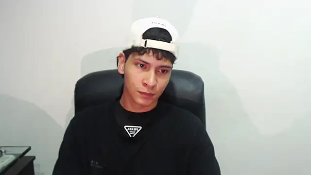 Jhojan twink online show from 19, 3, 2025