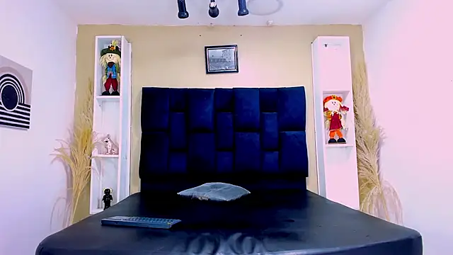 Jhojan twink online show from 16, 10, 2025