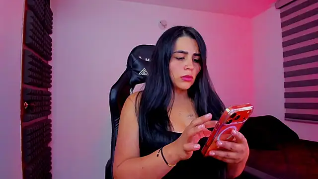 Snapshot of hannarusso chatting on 6, 2, 2026 hannarusso online show from 6, 2, 2026