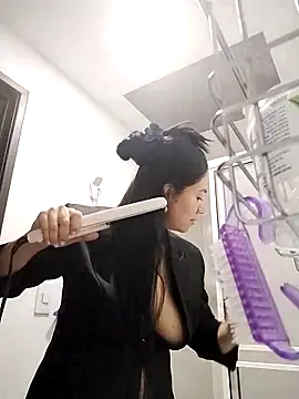 scarlet evanss online show from 17, 3, 2025
