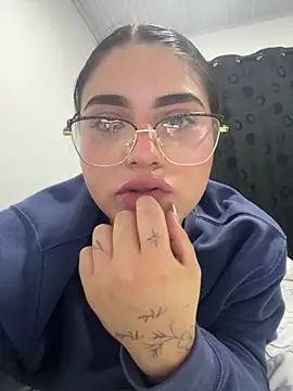 pareja curiosa19 online show from 29, 11, 2025