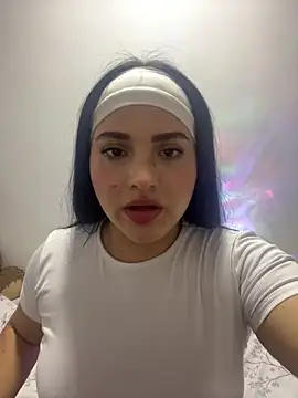 pareja curiosa19 online show from 9, 4, 2026