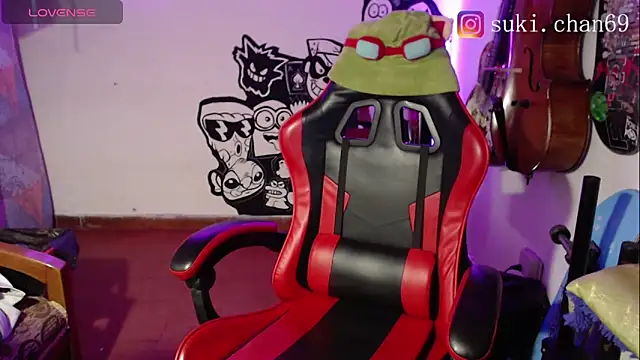 Snapshot of Sukychan_ chatting on 11, 9, 2025 Sukychan  online show from 11, 9, 2025