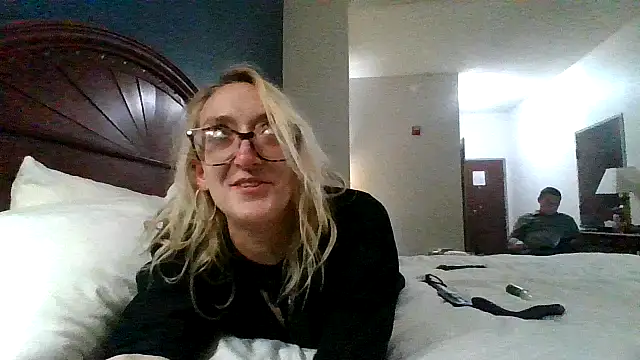 Kittaekatt online show from 12, 2, 2026