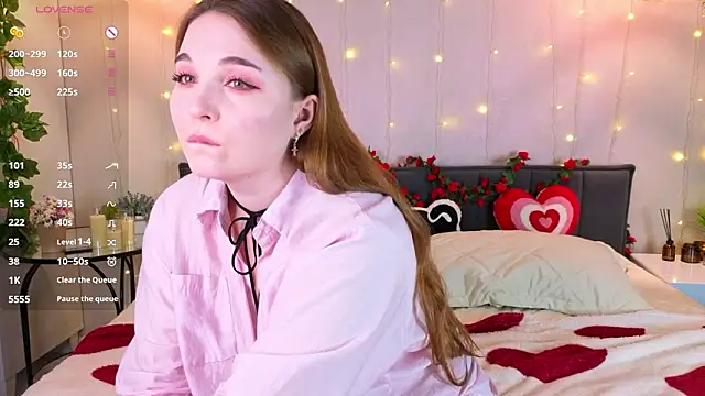 ConstanceHelms online show from 25, 2, 2026