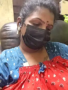 Snapshot of poojaa-rani chatting on 19, 11, 2025 poojaa-rani online show from 19, 11, 2025