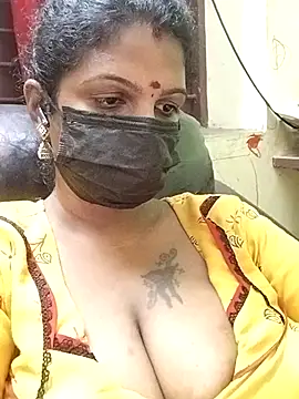 Snapshot of poojaa-rani chatting on 23, 11, 2025 poojaa-rani online show from 23, 11, 2025