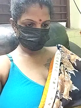 Snapshot of poojaa-rani chatting on 4, 12, 2025 poojaa-rani online show from 4, 12, 2025