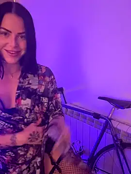 Snapshot of missninasparkle chatting on 23, 9, 2025 missninasparkle online show from 23, 9, 2025