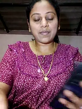 Snapshot of JENNIFERtamil chatting on 24, 4, 2026 JENNIFERtamil online show from 24, 4, 2026