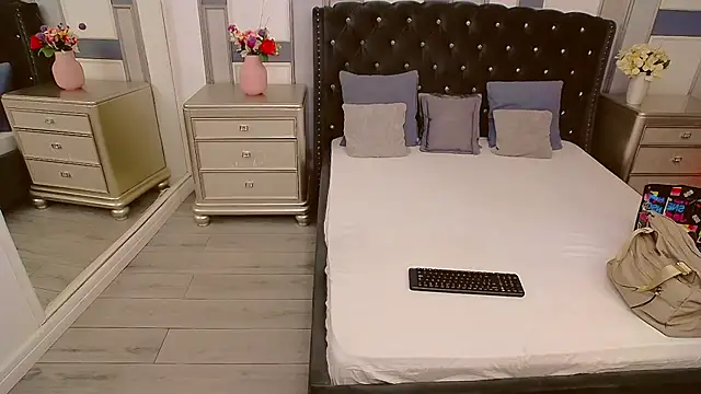 SuzzySun online show from 11, 2, 2025