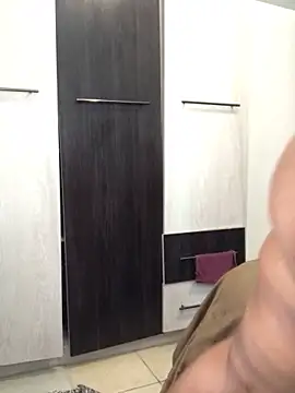 Snapshot of Elonelo chatting on 10, 9, 2025 Elonelo online show from 10, 9, 2025